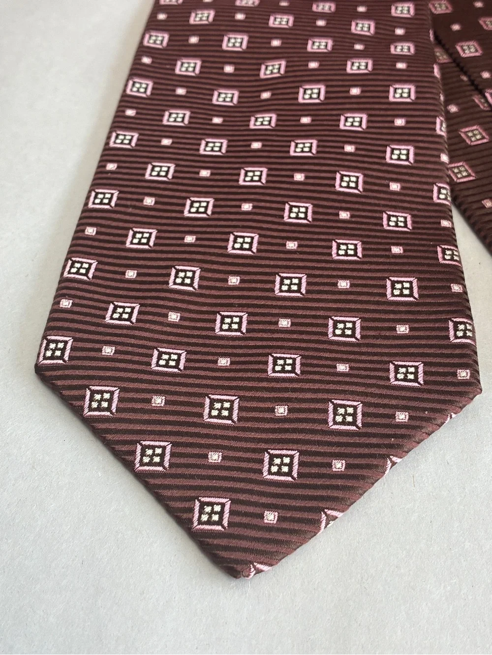 Jos. A. Bank Silk Geometric Medallion Necktie Burgundy Pink Made in Italy Mens